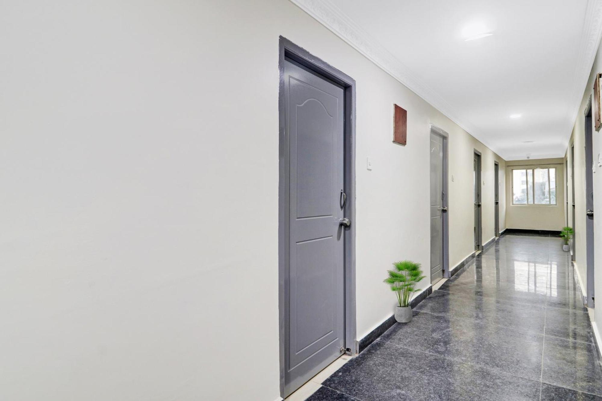 Super Collection O Sahasra Nearkondapur Hotel Hyderabad Exterior photo